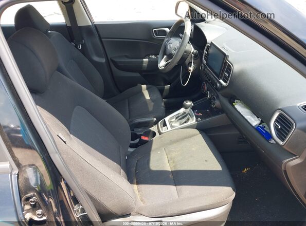 KMHRB8A33LU014914 2020 HYUNDAI VENUE Черный Вид салона спереди