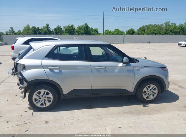 KMHRB8A35NU201736 2022 HYUNDAI VENUE Silver Вид задньої частини салону
