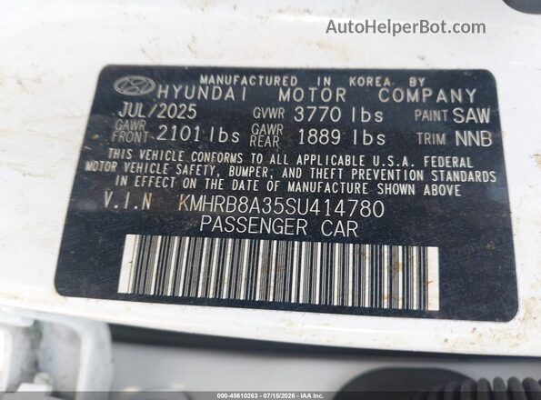 KMHRB8A35SU414780 2025 HYUNDAI VENUE White Widok komory silnika