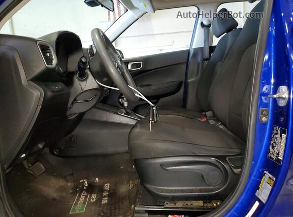 KMHRB8A36MU066653 2021 HYUNDAI VENUE Blue Вид салону спереду