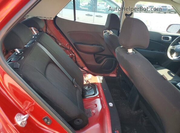 KMHRB8A37MU065690 2021 HYUNDAI VENUE Red უკანა სავარძლების ხედი