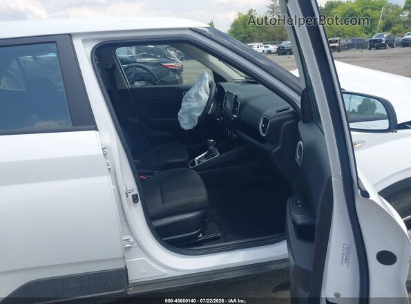 KMHRB8A37MU112748 2021 HYUNDAI VENUE White Вид салону спереду
