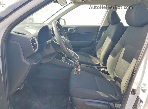 KMHRB8A38MU112015 2021 HYUNDAI VENUE White Front interior view