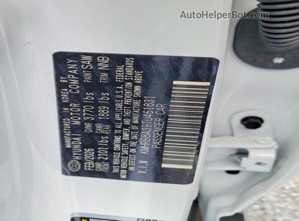 KMHRB8A39TU461831 2026 HYUNDAI VENUE White Շարժիչի բաժամունքի տեսք