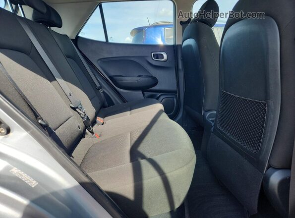 KMHRB8A3XMU096366 2021 HYUNDAI VENUE Silver Սալոնի հետևի տեսք