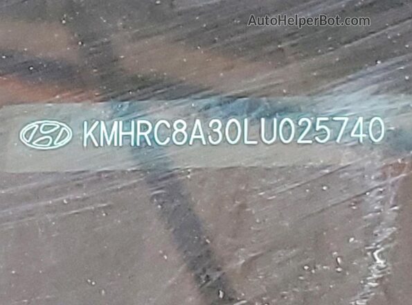 KMHRC8A30LU025740 2020 HYUNDAI VENUE Silver Engine compartment view