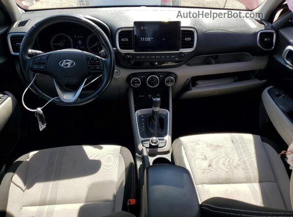 KMHRC8A30MU084711 2021 HYUNDAI VENUE Red Widok deski rozdzielczej