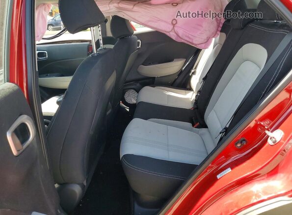 KMHRC8A30MU084711 2021 HYUNDAI VENUE Red Widok wnętrza z tyłu