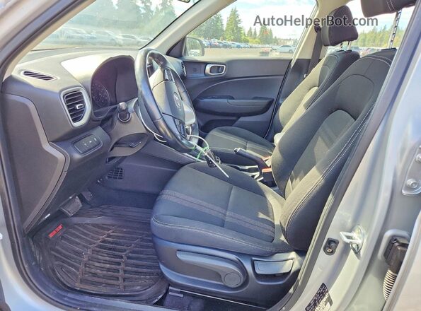 KMHRC8A30MU088516 2021 HYUNDAI VENUE Silver Սալոնի դիմացի տեսք