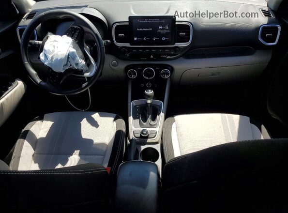 KMHRC8A30RU328431 2024 HYUNDAI VENUE Gray წინა პანელის ხედი