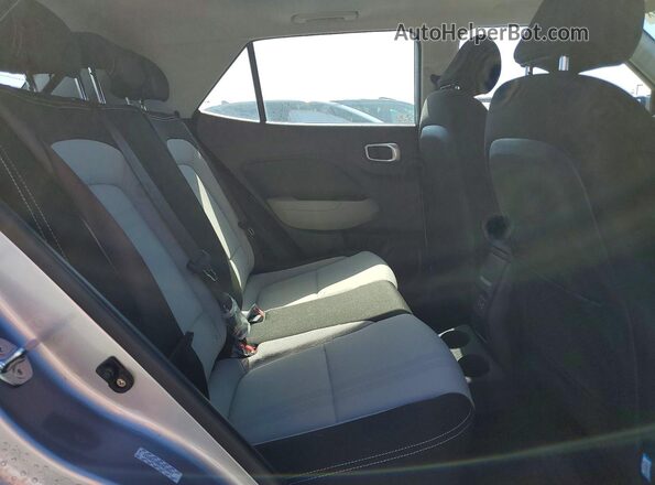 KMHRC8A30RU336593 2024 HYUNDAI VENUE Silver Սալոնի հետևի տեսք