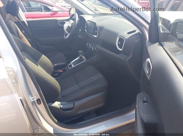 KMHRC8A31NU181689 2022 HYUNDAI VENUE Gray Vista interior delantera