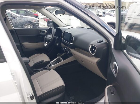 KMHRC8A31NU183989 2022 HYUNDAI VENUE White Widok wnętrza z przodu