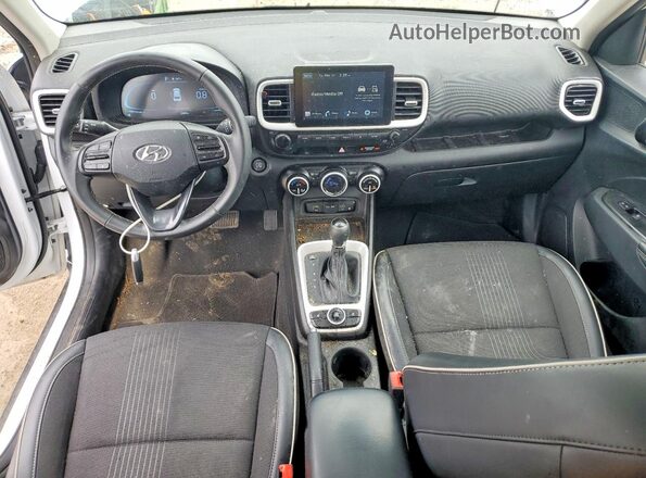 KMHRC8A31TU425287 2026 HYUNDAI VENUE Белый Вид панели приборов