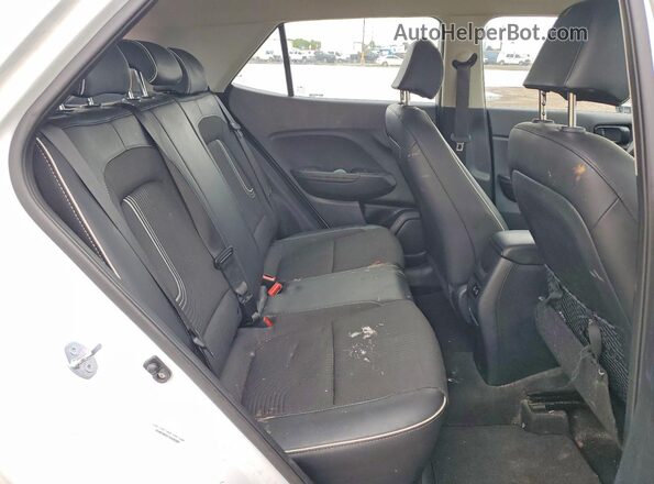 KMHRC8A31TU425287 2026 HYUNDAI VENUE Белый Вид задней части салона