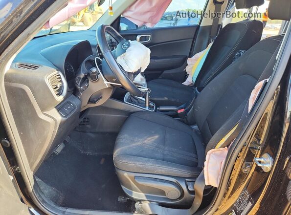 KMHRC8A32LU016912 2020 HYUNDAI VENUE Черный Вид салона спереди