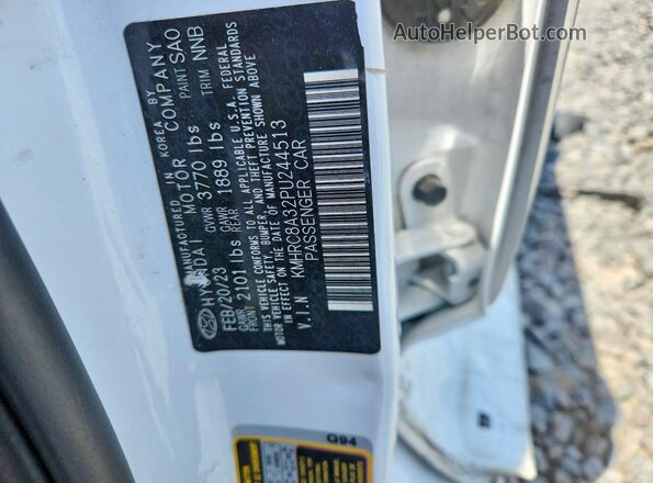 KMHRC8A32PU244513 2023 HYUNDAI VENUE White Շարժիչի բաժամունքի տեսք
