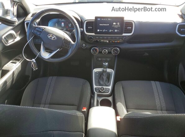 KMHRC8A32RU340175 2024 HYUNDAI VENUE White წინა პანელის ხედი