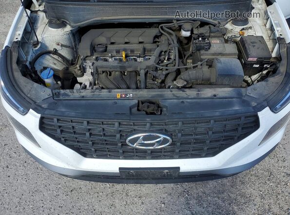 KMHRC8A32RU340175 2024 HYUNDAI VENUE White უკანა სალონის ხედი