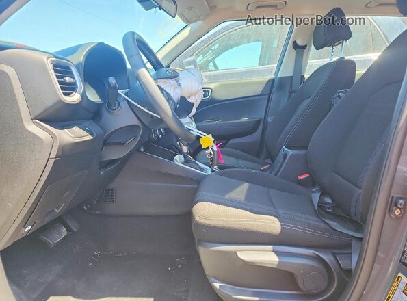 KMHRC8A32SU364322 2025 HYUNDAI VENUE Gray Vista interior delantera