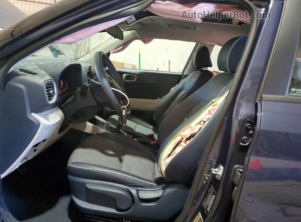 KMHRC8A32SU376048 2025 HYUNDAI VENUE Charcoal Widok wnętrza z przodu
