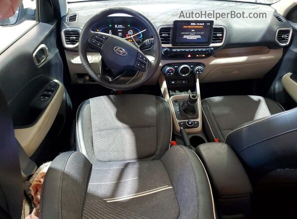 KMHRC8A32SU376048 2025 HYUNDAI VENUE Charcoal Widok deski rozdzielczej
