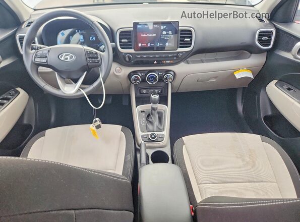 KMHRC8A32TU419854 2026 HYUNDAI VENUE White Առջևի վահանակի տեսք