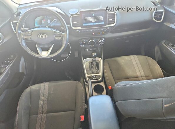 KMHRC8A33PU212914 2023 HYUNDAI VENUE Серебряный Вид панели приборов