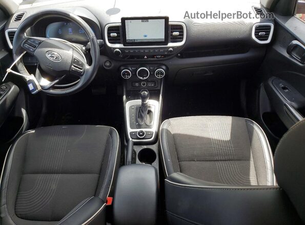 KMHRC8A33PU242298 2023 HYUNDAI VENUE Red Widok deski rozdzielczej