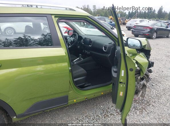 KMHRC8A33PU257254 2023 HYUNDAI VENUE Зеленый Вид салона спереди