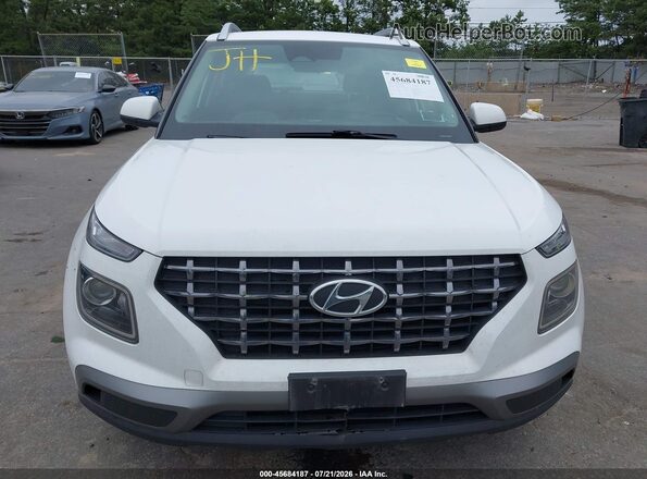 KMHRC8A33PU268688 2023 HYUNDAI VENUE White Widok wnętrza z tyłu