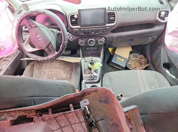 KMHRC8A33RU283419 2024 HYUNDAI VENUE Серебряный Вид панели приборов