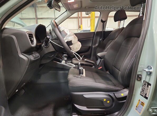 KMHRC8A33TU462261 2026 HYUNDAI VENUE Turquoise წინა სალონის ხედი