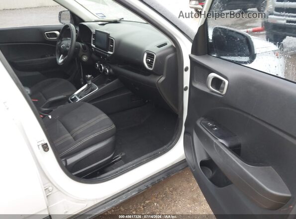 KMHRC8A34MU072657 2021 HYUNDAI VENUE Белый Вид салона спереди