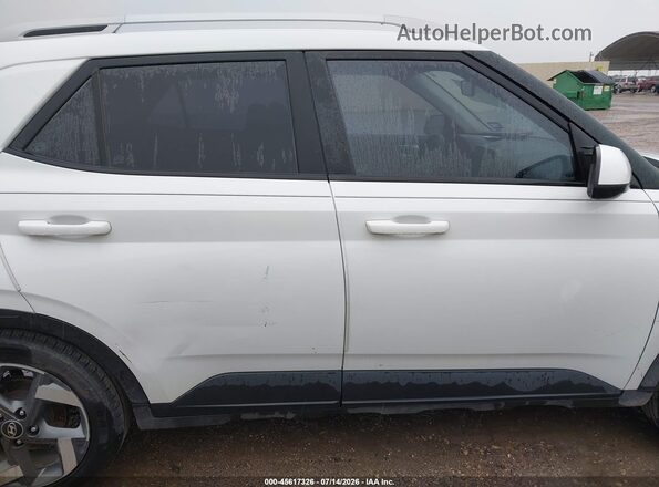 KMHRC8A34MU072657 2021 HYUNDAI VENUE Белый Вид задней части салона