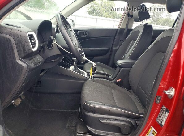 KMHRC8A34RU298706 2024 HYUNDAI VENUE Red Front interior view