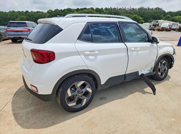 KMHRC8A34TU421945 2026 HYUNDAI VENUE White უკანა მარჯვენა