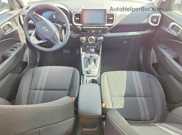 KMHRC8A34TU421945 2026 HYUNDAI VENUE White წინა პანელის ხედი