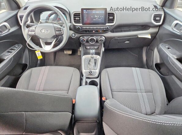 KMHRC8A35RU317070 2024 HYUNDAI VENUE Black Vista del salpicadero