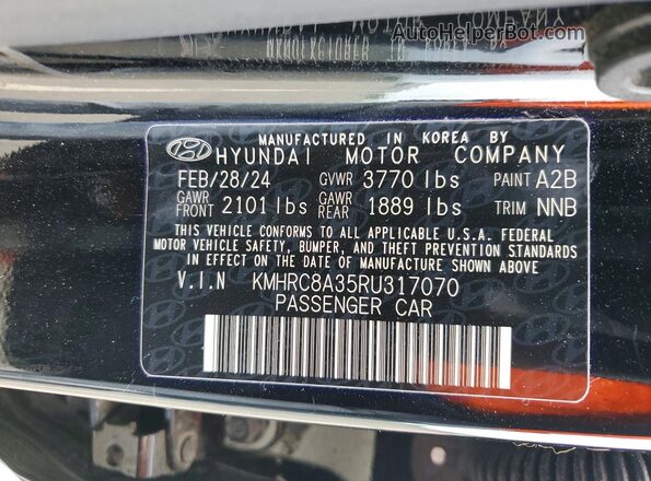 KMHRC8A35RU317070 2024 HYUNDAI VENUE Black Vista de la etiqueta del VIN