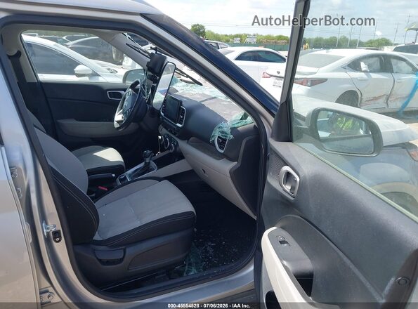 KMHRC8A35SU350642 2025 HYUNDAI VENUE Silver Vista interior delantera