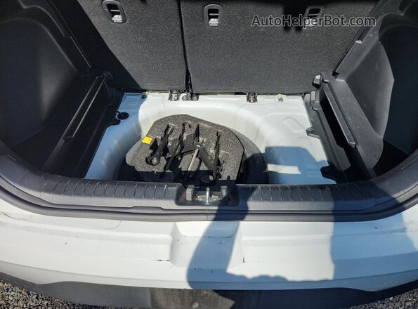 KMHRC8A35SU384371 2025 HYUNDAI VENUE White 