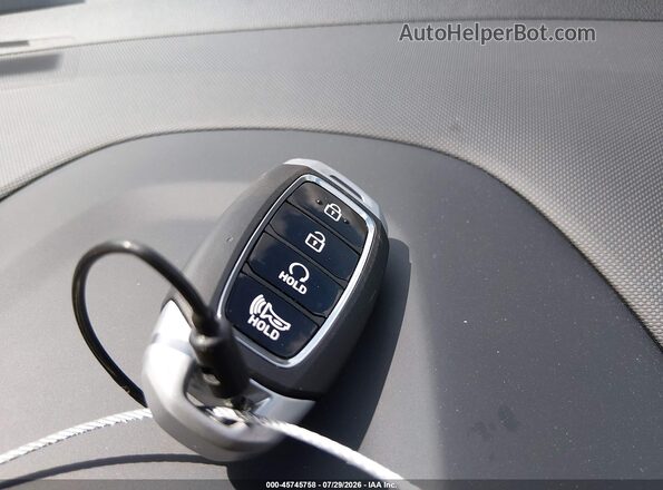 KMHRC8A36TU475585 2026 HYUNDAI VENUE Silver Вид панелі приладів