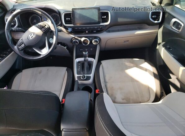 KMHRC8A37LU037917 2020 HYUNDAI VENUE Красный Вид панели приборов