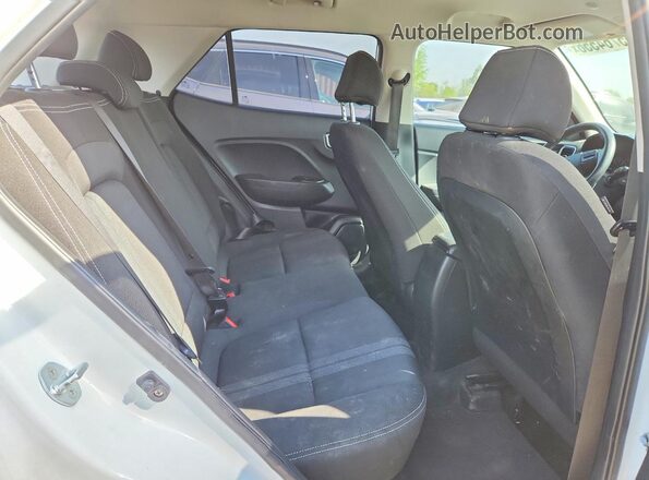 KMHRC8A37MU066979 2021 HYUNDAI VENUE White Вид задніх сидінь