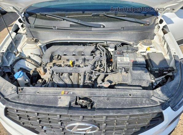 KMHRC8A37MU066979 2021 HYUNDAI VENUE White Вид задньої частини салону