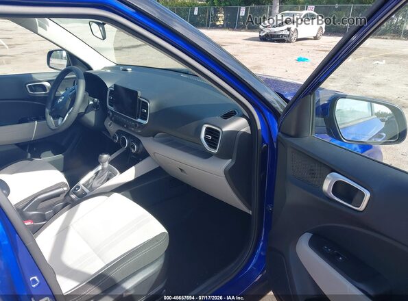 KMHRC8A37MU120801 2021 HYUNDAI VENUE Blue Front interior view