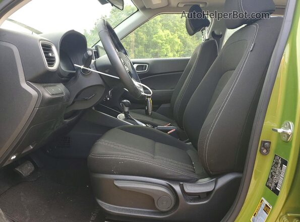 KMHRC8A37PU213662 2023 HYUNDAI VENUE Green Front interior view