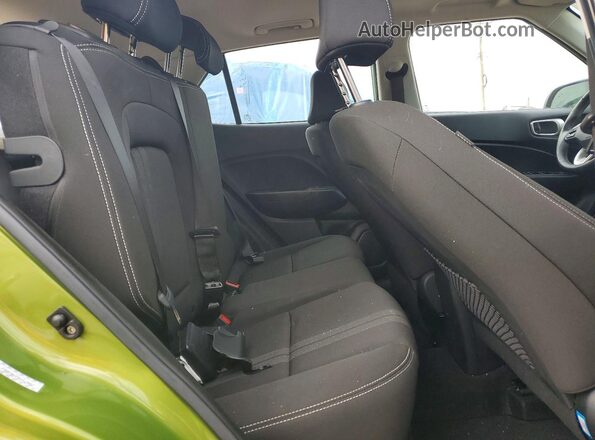 KMHRC8A37PU213662 2023 HYUNDAI VENUE Green Rear seats view