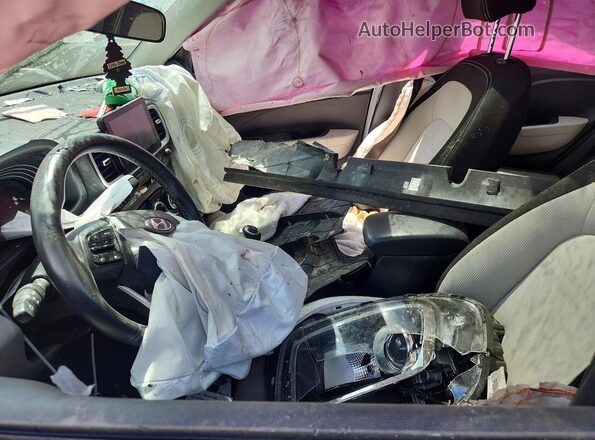 KMHRC8A37PU258052 2023 HYUNDAI VENUE White Front interior view